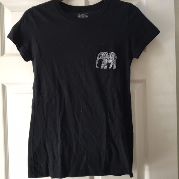 Black t shirt with elephant detailing - Picture 1 of 2